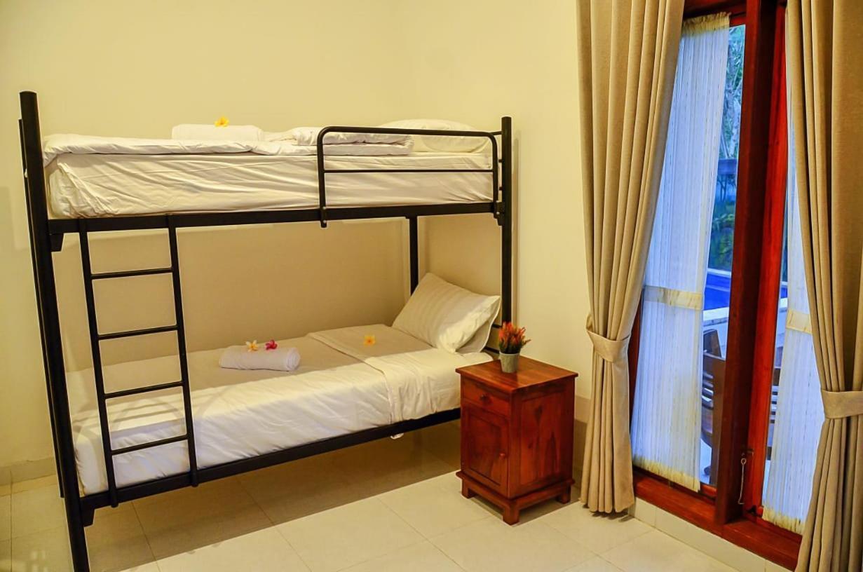 The Puncak Santhi Inn Batununggul Buitenkant foto